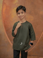 Kurta Ishak Linen - Leaf Green