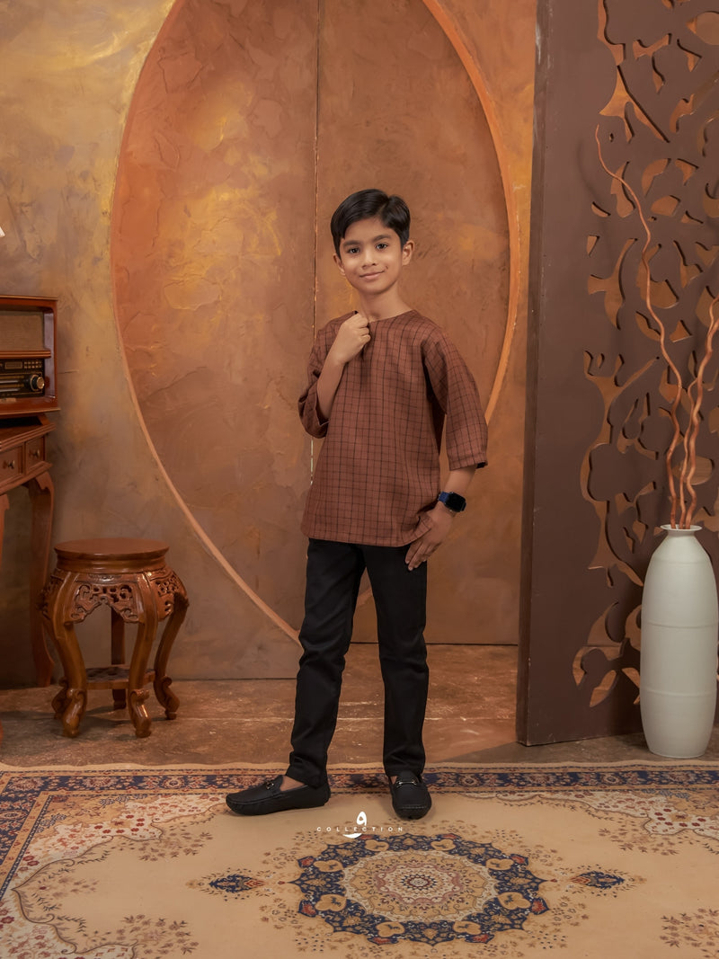 Kurta Shuib - Rich Brown