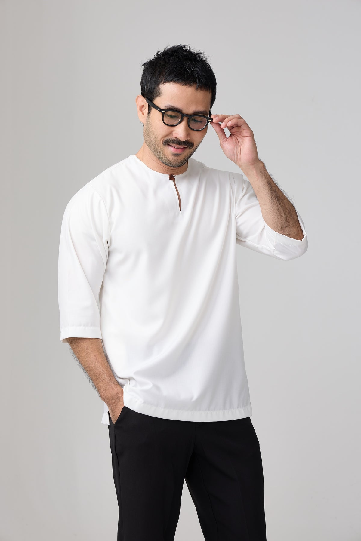 Kurta Yaakub - White