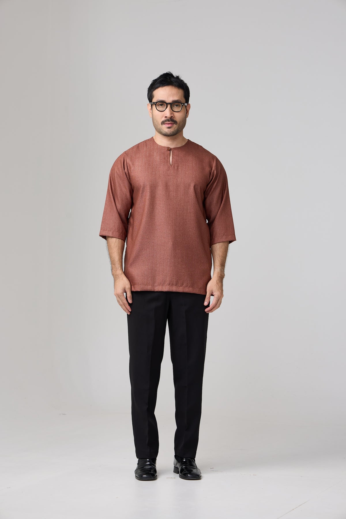 Kurta Luth - Rich Brown