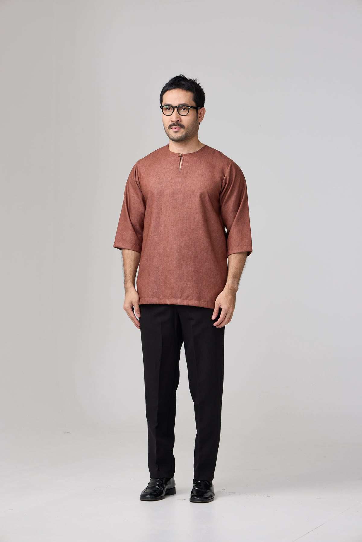 Kurta Luth - Rich Brown