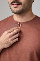 Kurta Luth - Rich Brown