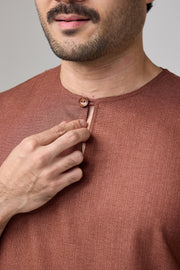 Kurta Luth - Rich Brown