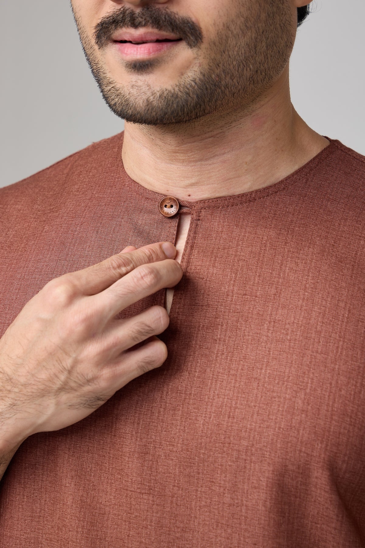 Kurta Luth - Rich Brown