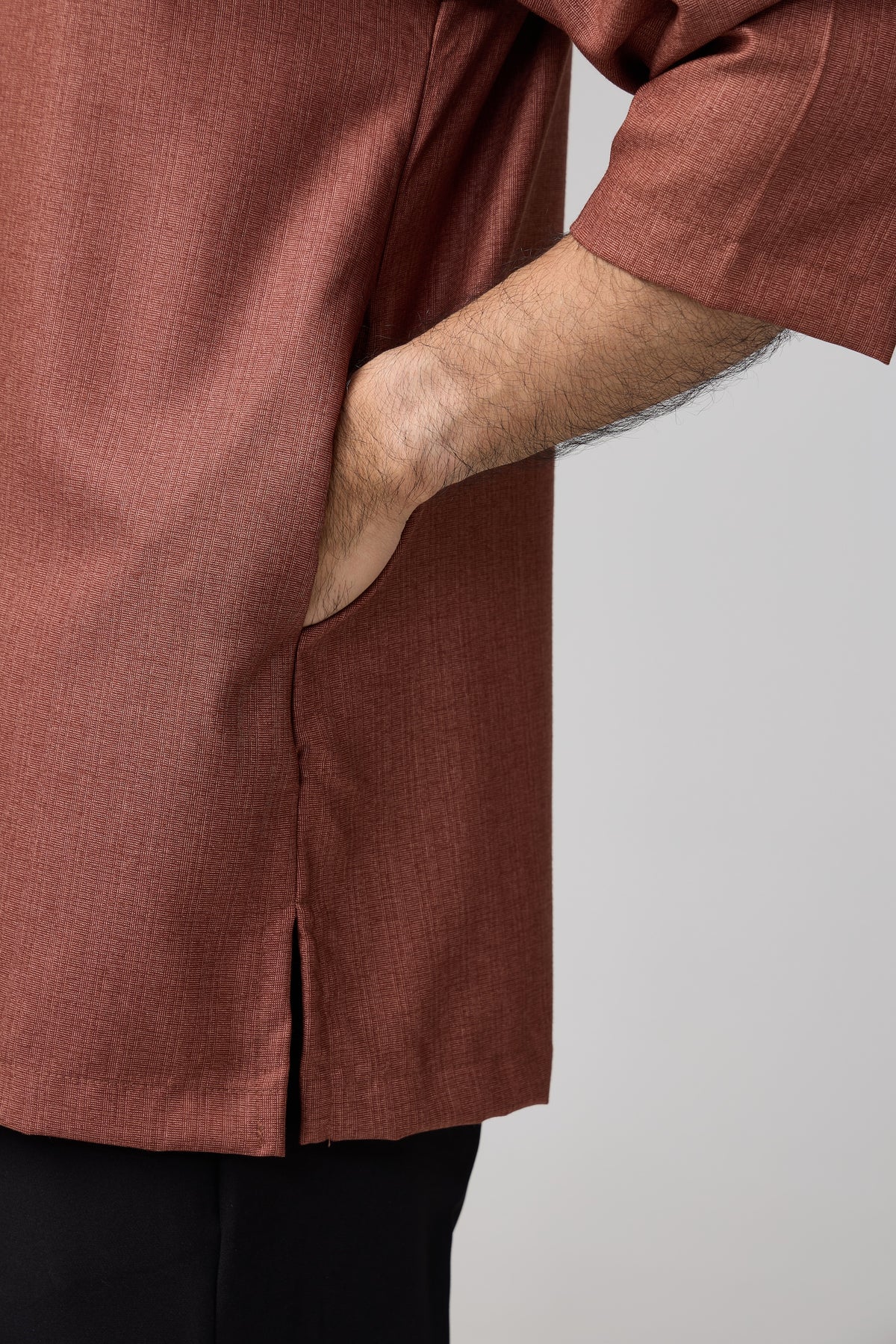 Kurta Luth - Rich Brown