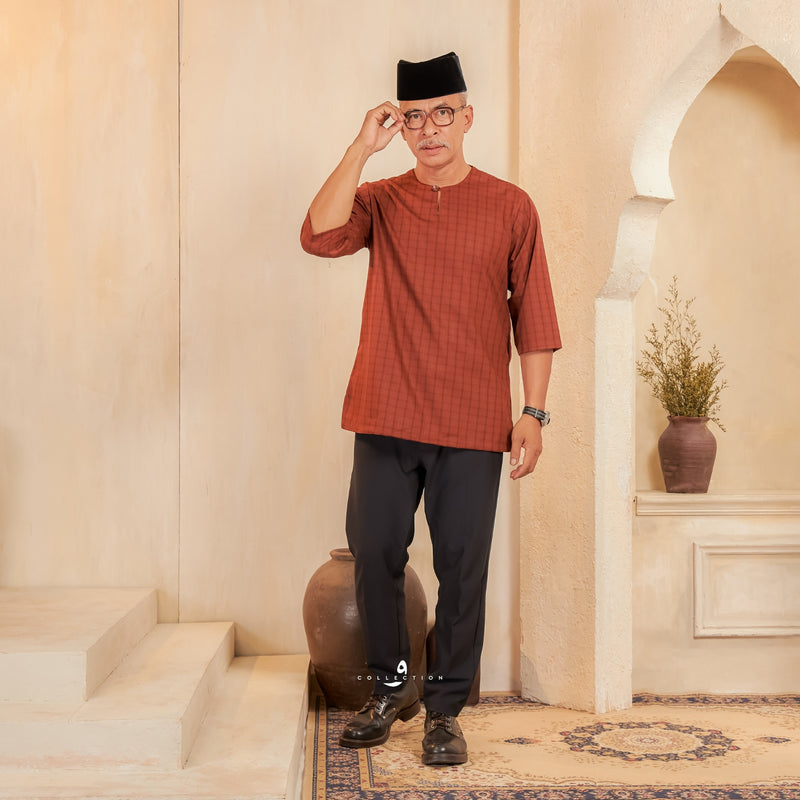 Kurta Ilyas - Rich Brown