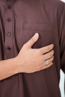 Jubah Uthman - Rich Brown